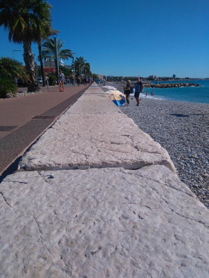 Hotel Restaurant Brasilia Cagnes-sur-Mer Bagian luar foto